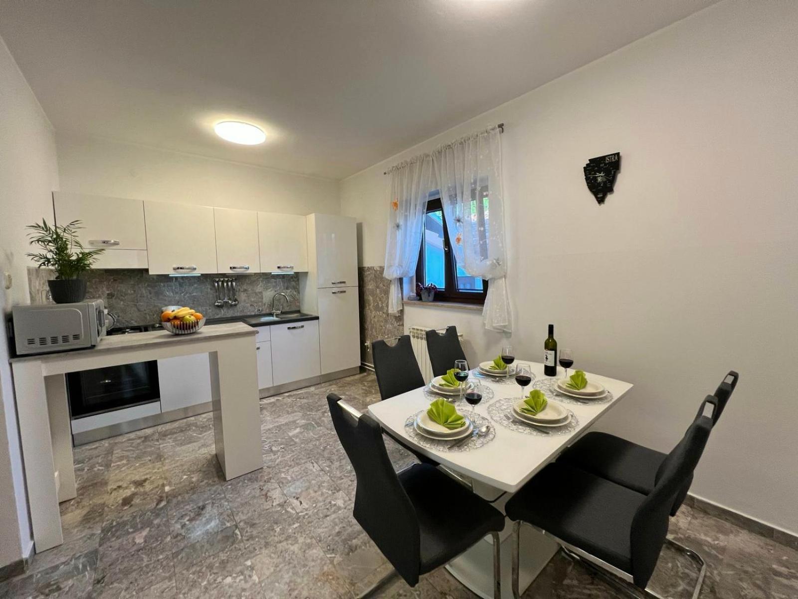 Apartment Tigo - 2 Bedrooms, 2 Bathrooms, Terrace And Big Garden Фажана Екстер'єр фото