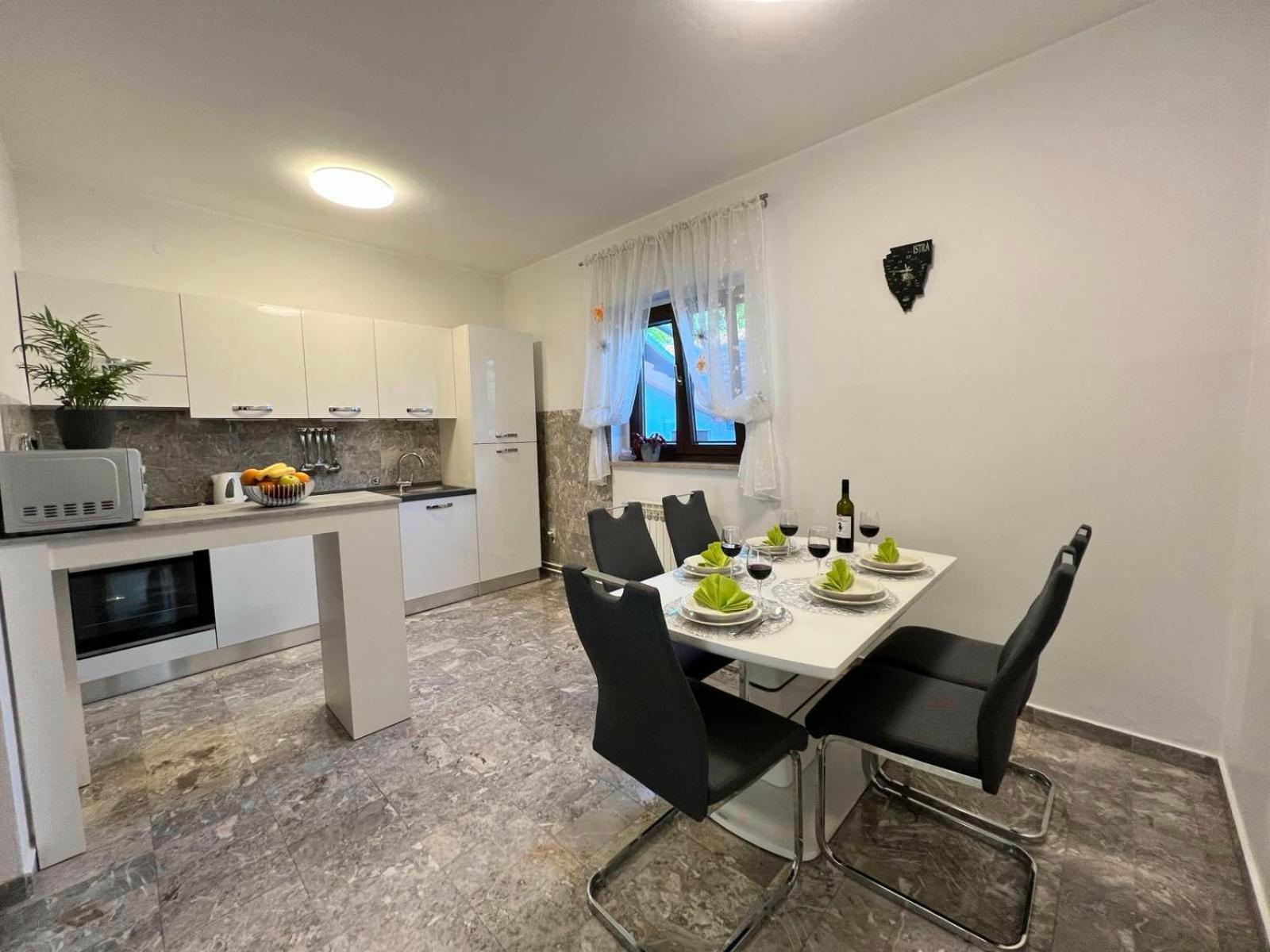 Apartment Tigo - 2 Bedrooms, 2 Bathrooms, Terrace And Big Garden Фажана Екстер'єр фото